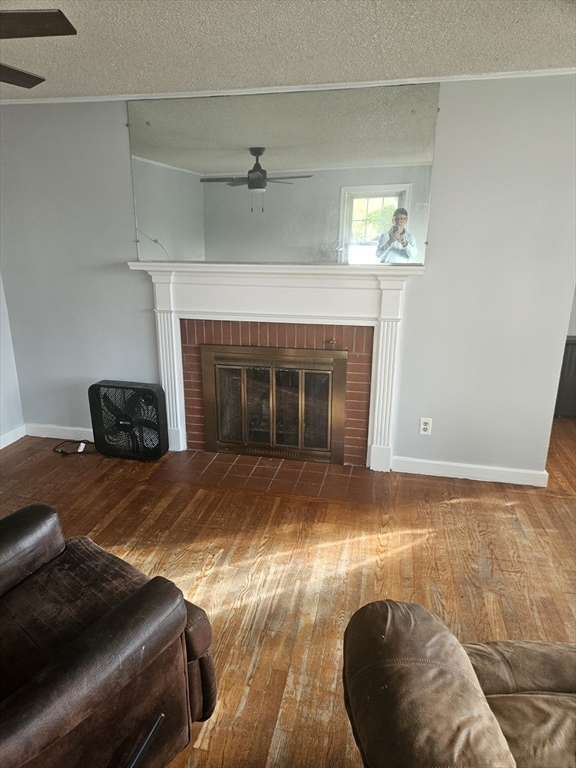 Lowell, Massachusetts 01850, United States, 3 Bedrooms Bedrooms, ,2 BathroomsBathrooms,Residential,Active,229529