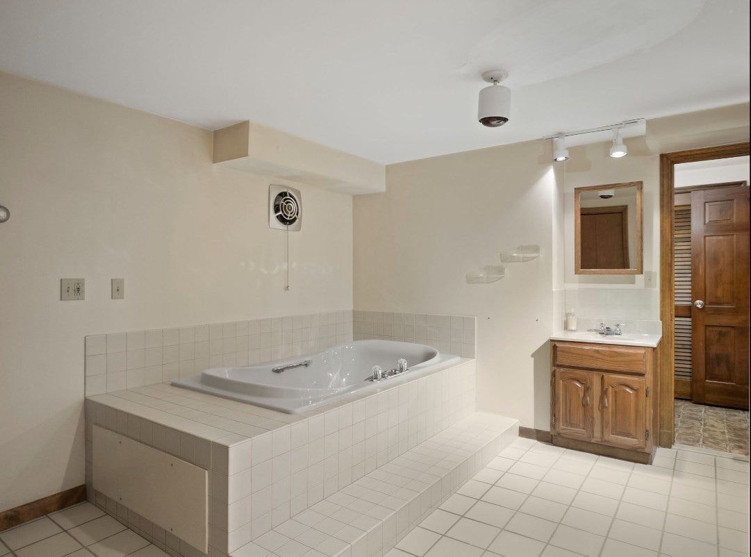 38 Fort Sumter Dr, Holden, MA, 38 Fort Sumter Dr, Holden, MA Photo #26