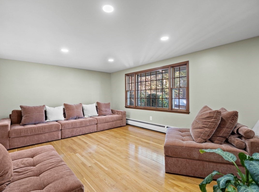 38 Fort Sumter Dr, Holden, MA, 38 Fort Sumter Dr, Holden, MA Photo #4