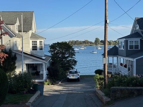 10 Quincy Park Beverly MA 01915