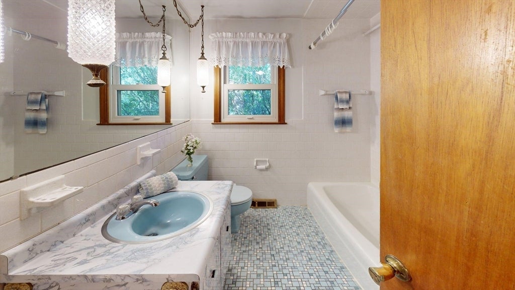 60 Old Farm Road, Mansfield, MA Photo #23