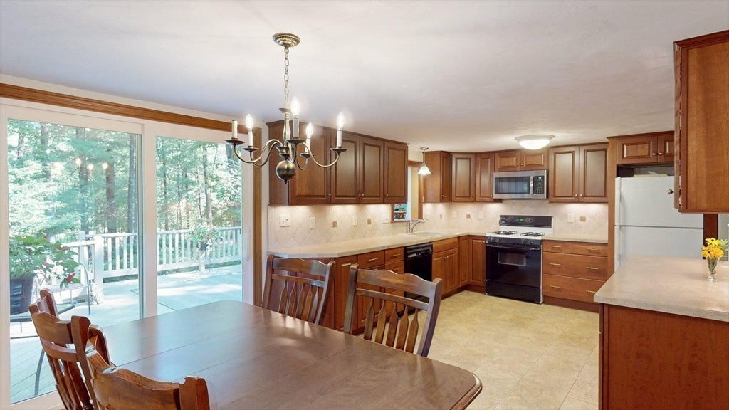 60 Old Farm Road, Mansfield, MA Photo #12