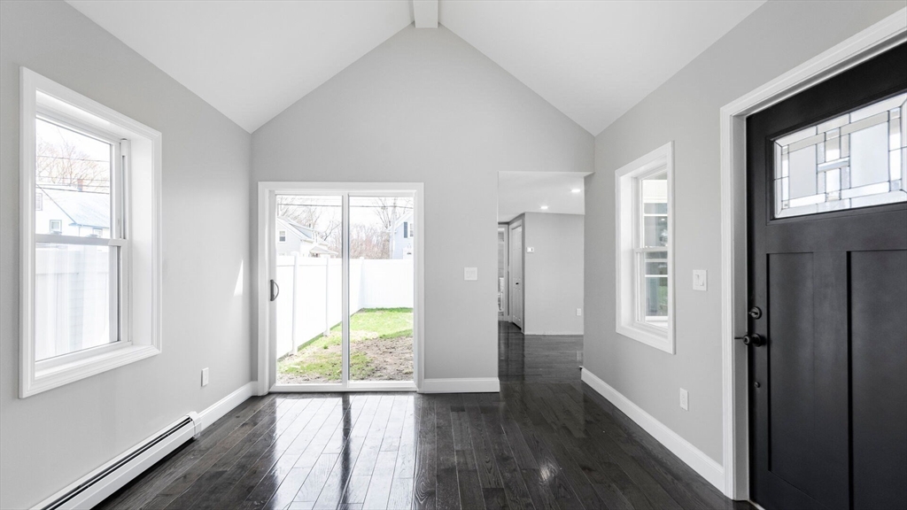 23 Lynn St
