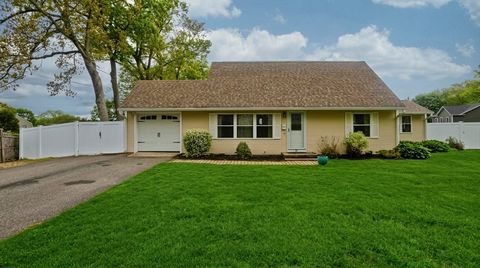 Photo of 22 Audley Rd, Springfield, MA 01118 (MLS # 73520702)