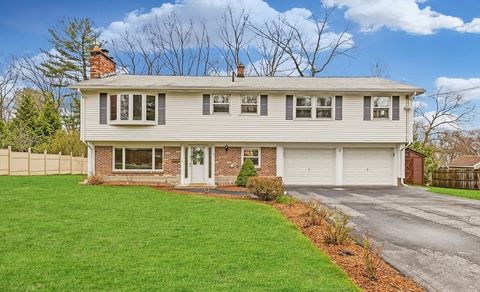 Photo of 5 Currier Drive, Framingham, MA 01701 (MLS # 73509937)