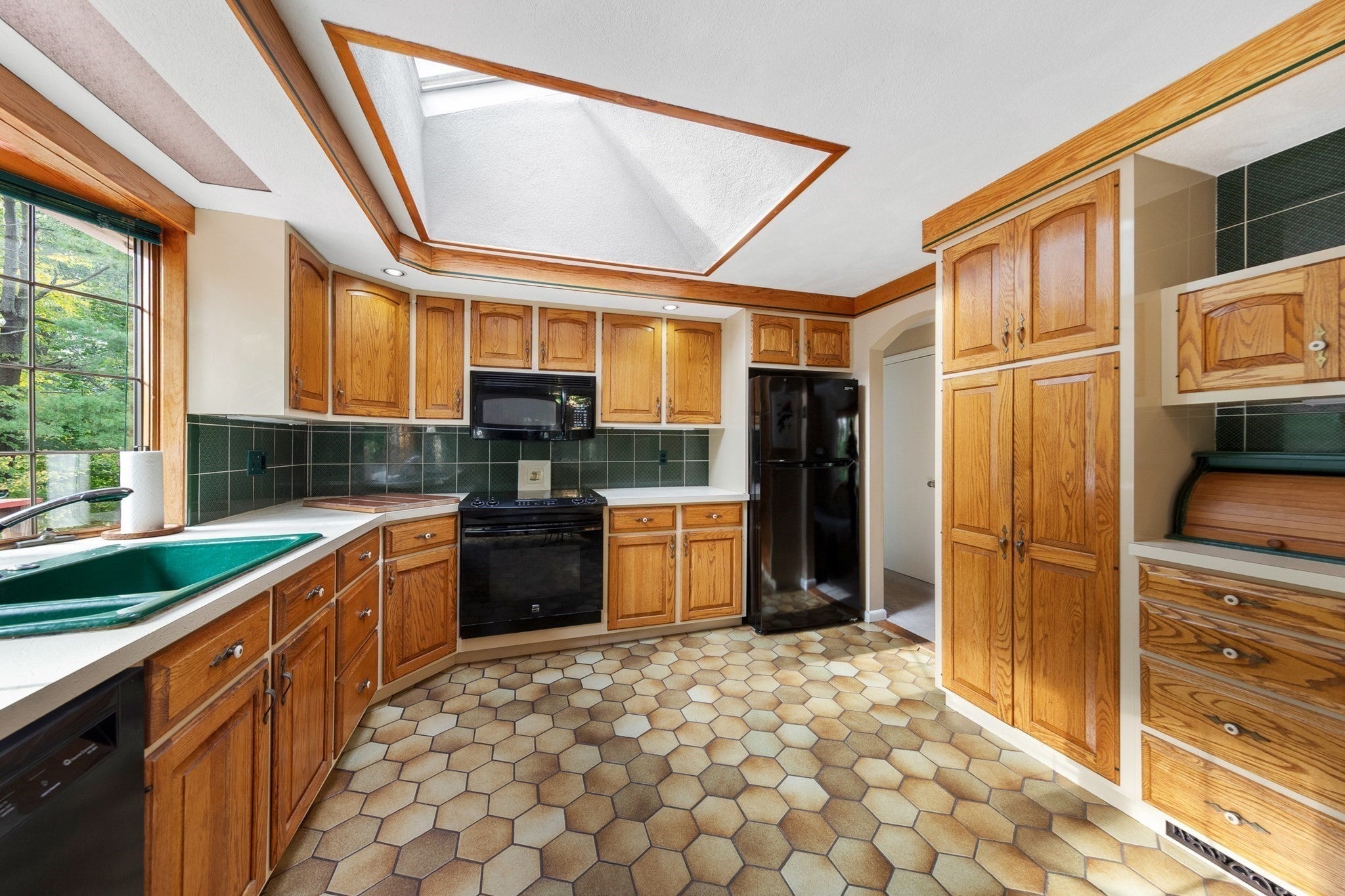 42 Freeport Dr, Burlington, MA, 42 Freeport Dr, Burlington, MA Photo #9