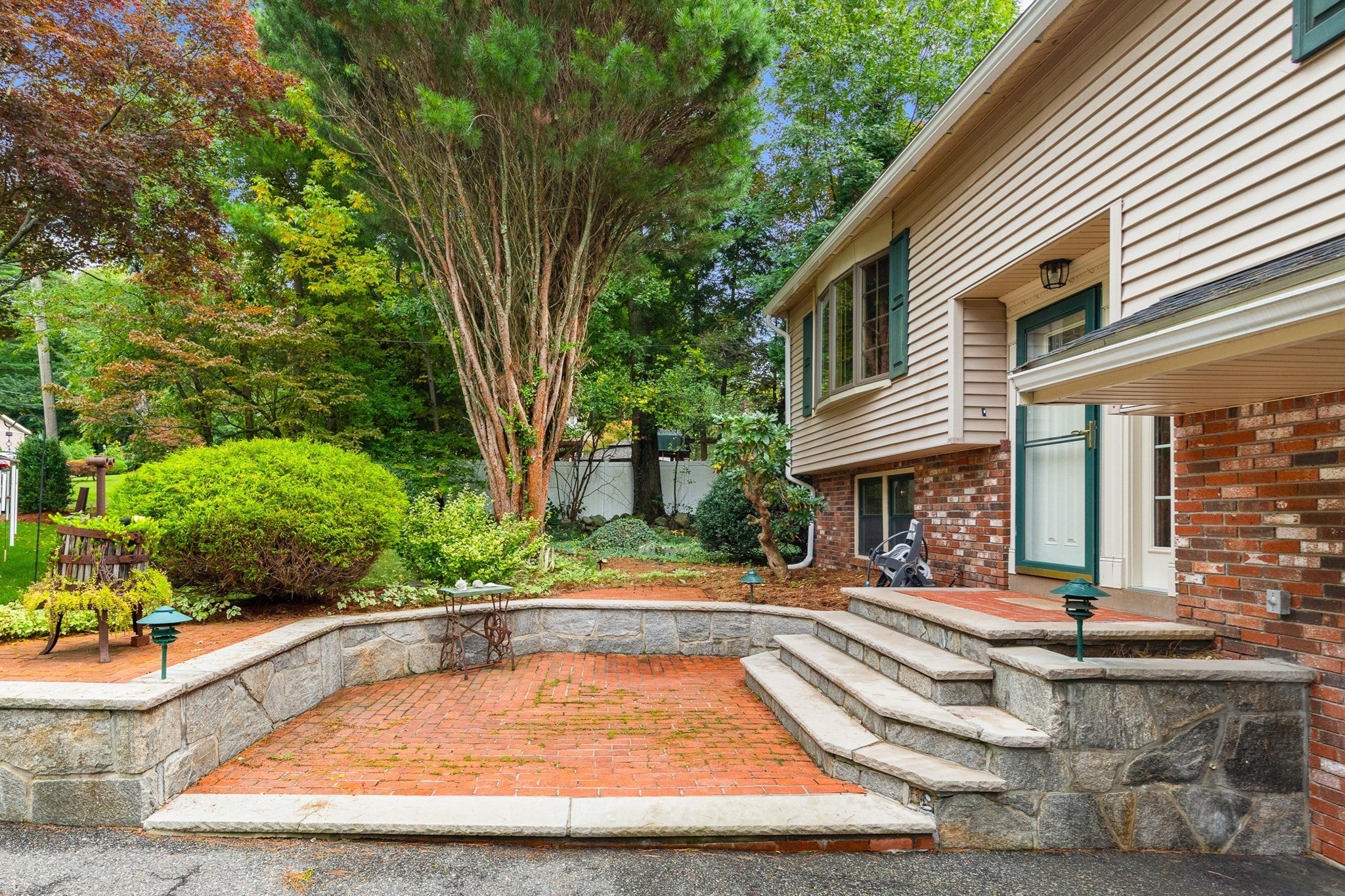 42 Freeport Dr, Burlington, MA, 42 Freeport Dr, Burlington, MA Photo #4