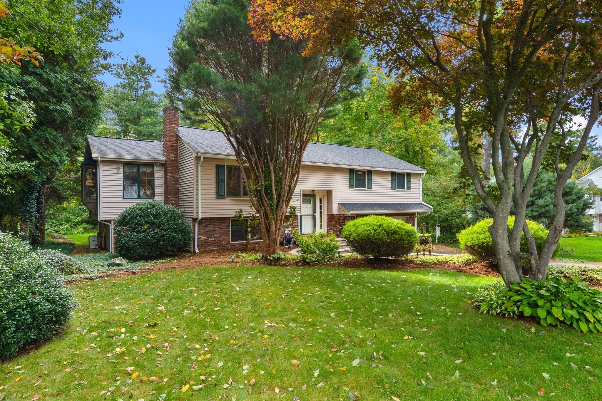 Photo of 42 Freeport Dr, Burlington, MA