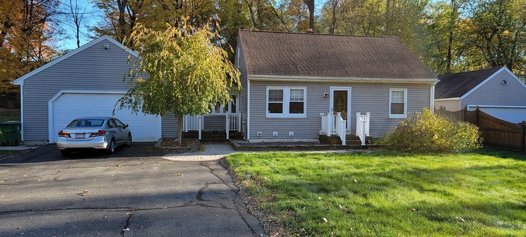 Click for 203 Buckley Boulevard, Chicopee, MA slideshow