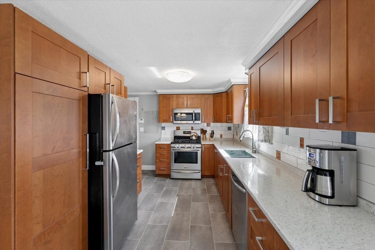 751 Varnum Avenue, Lowell, MA Photo #13