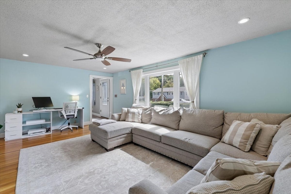 751 Varnum Avenue, Lowell, MA Photo #10