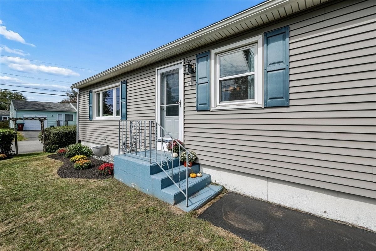 751 Varnum Avenue, Lowell, MA Photo #5