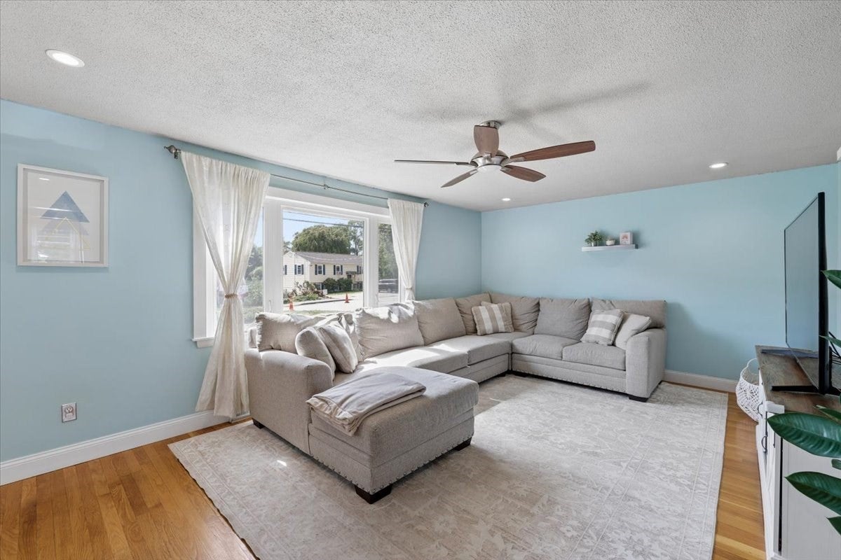 751 Varnum Avenue, Lowell, MA Photo #11