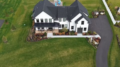 Photo of 4 Dairy Farm Ln, Southborough, MA 01772 (MLS # 73491481)