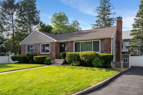 56 Beach St Woburn MA 01801