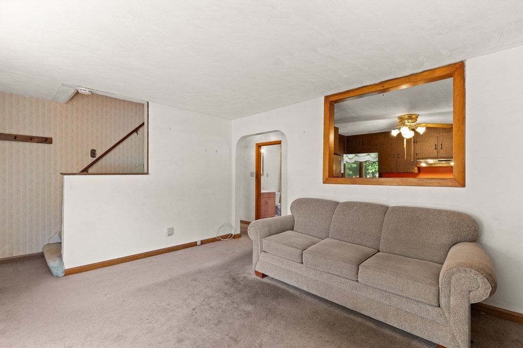 6 Washington Dr