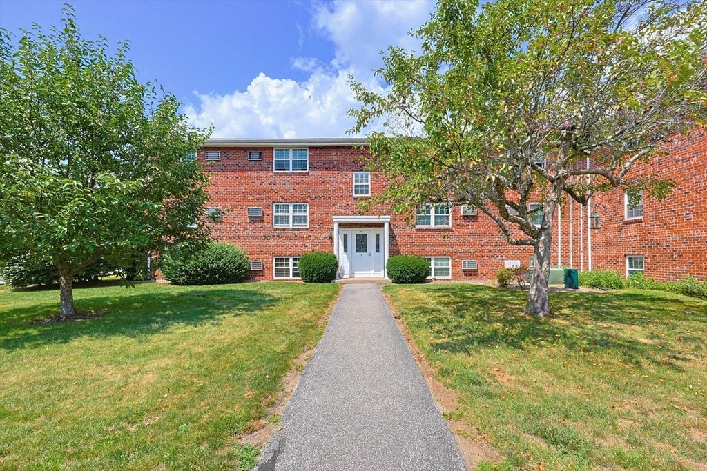 91 Pleasant St #D1, Medfield, MA, 91 Pleasant St #D1, Medfield, MA Photo #1