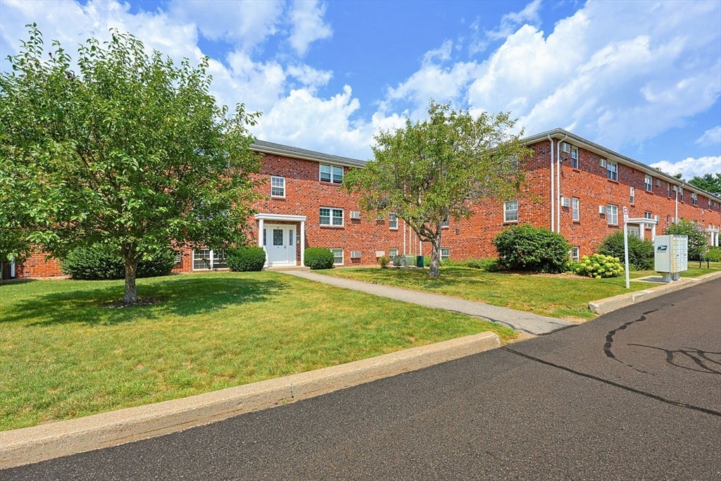91 Pleasant St D1