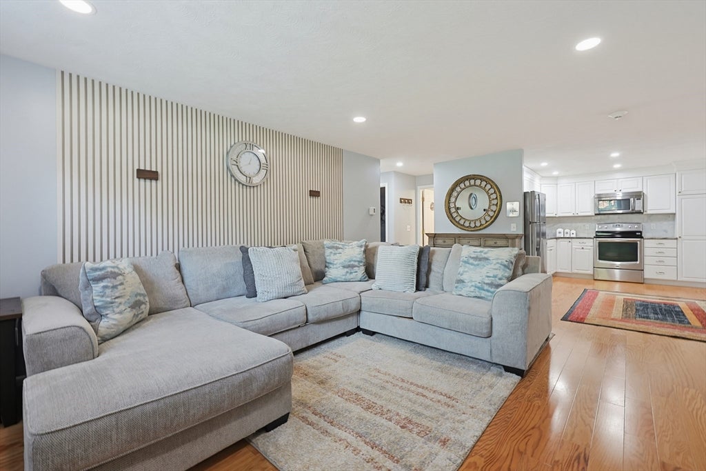 91 Pleasant St #D1, Medfield, MA, 91 Pleasant St #D1, Medfield, MA Photo #8