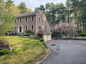 5 Dawn Way Carver MA 02330