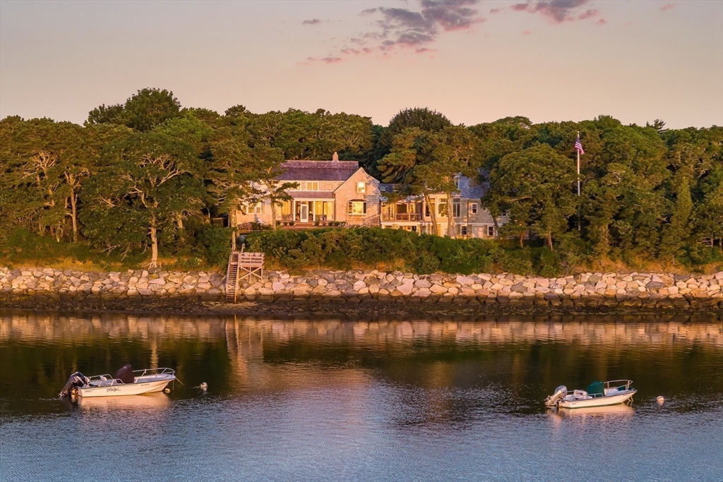 Harwich, Massachusetts 02645, United States, 8 Bedrooms Bedrooms, ,4 BathroomsBathrooms,Residential,Active,177854