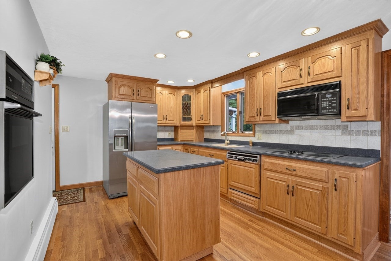 10 Squire Ln
