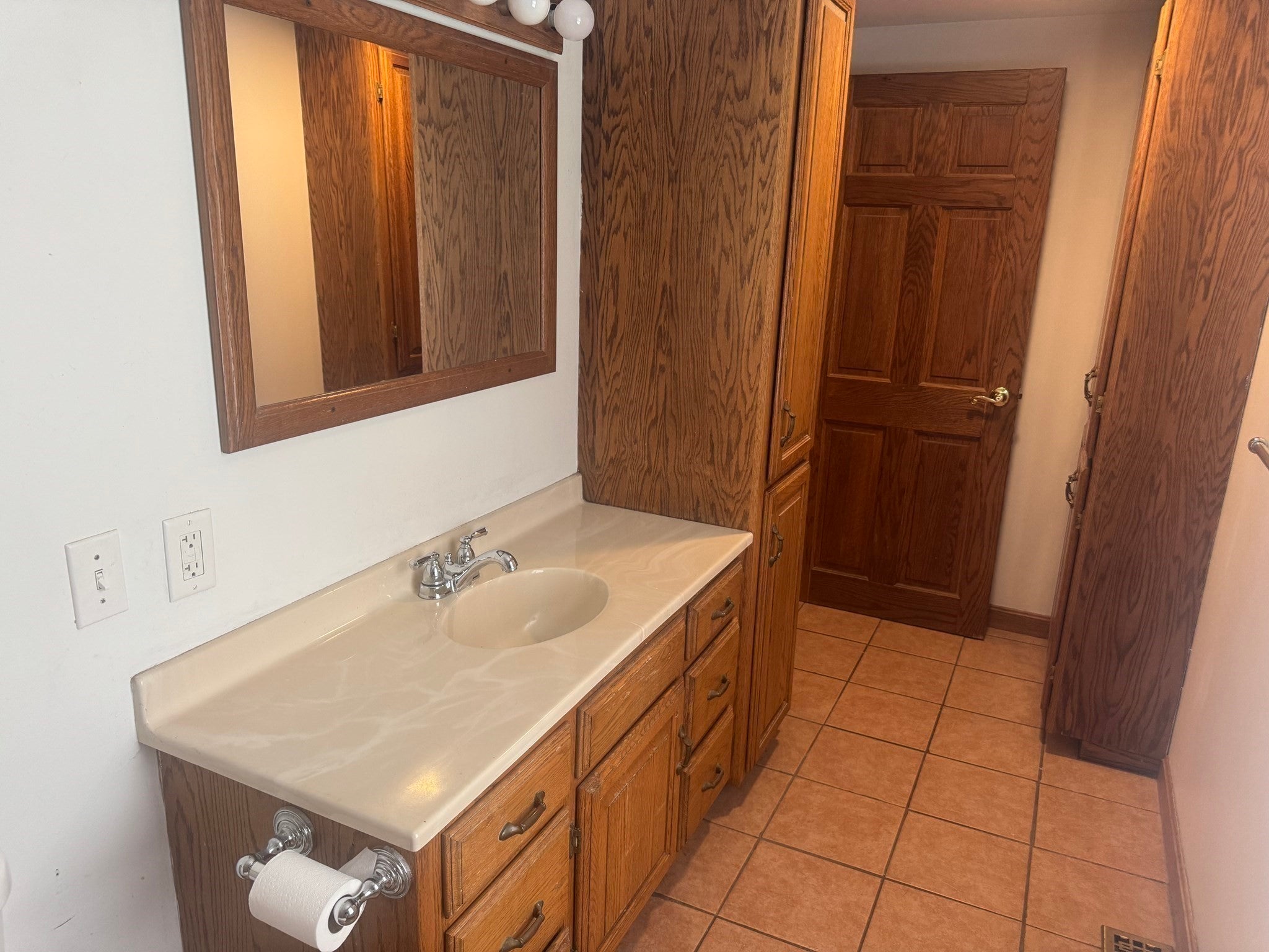 28 Bedford Road, Woburn, MA, 28 Bedford Road, Woburn, MA Photo #23