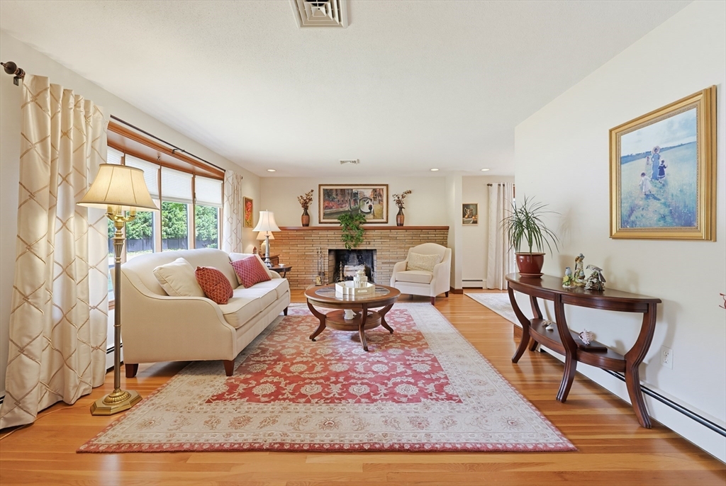 3 Suffolk Dr