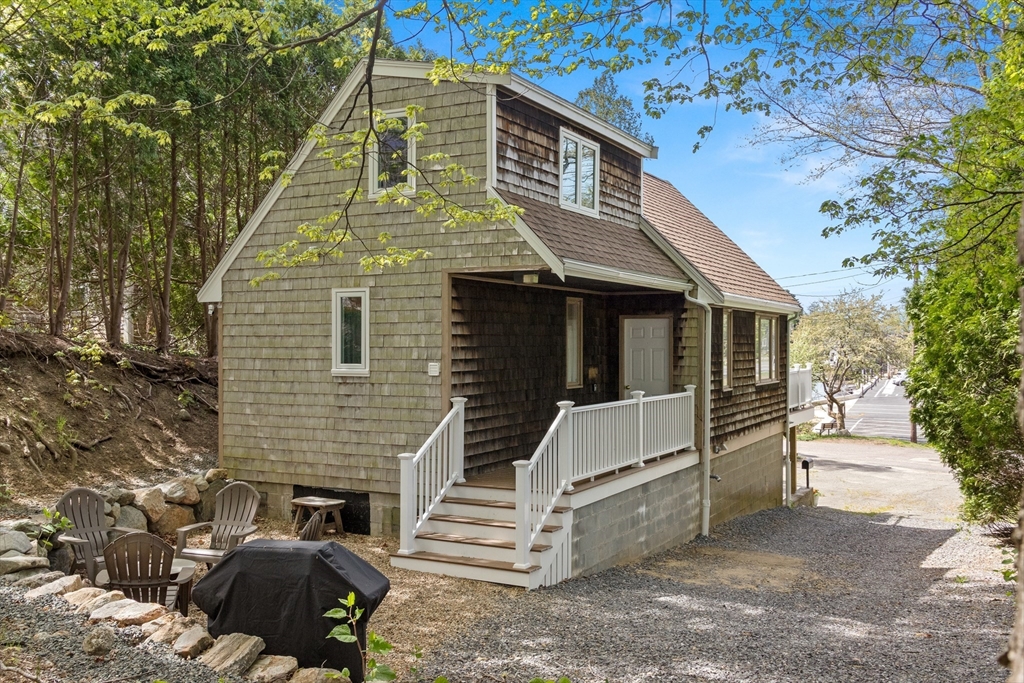 4 Agawam Avenue