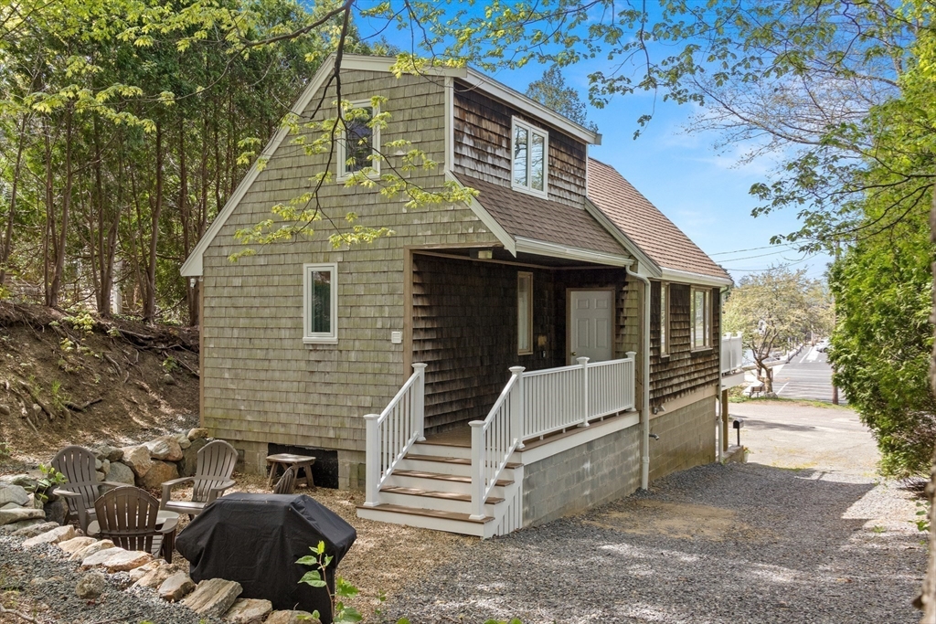 4 Agawam Avenue