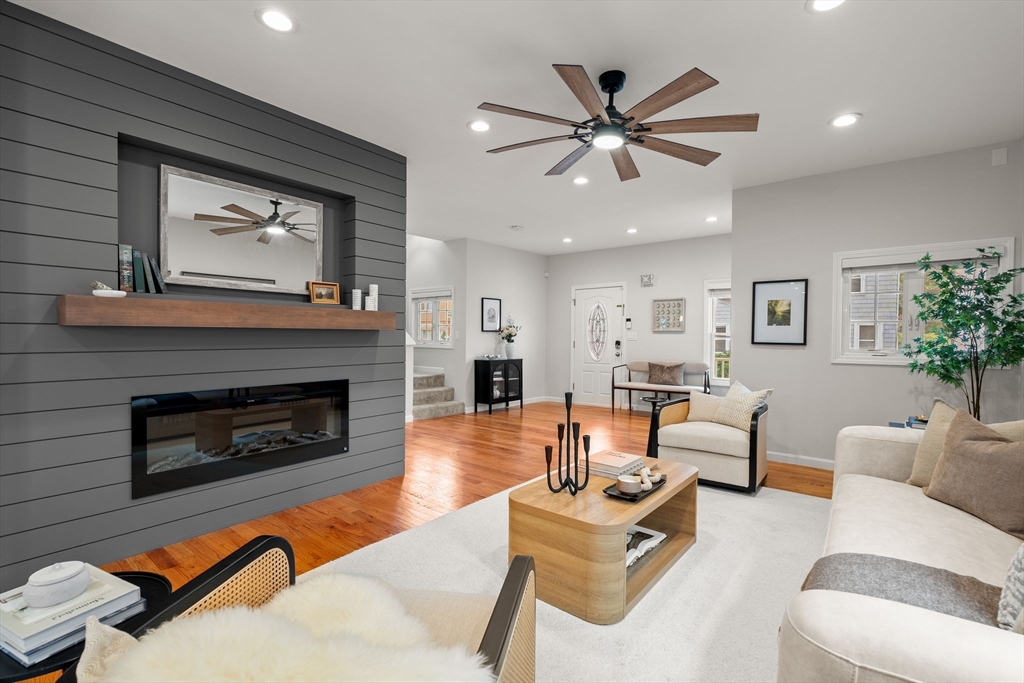 156 Locust St