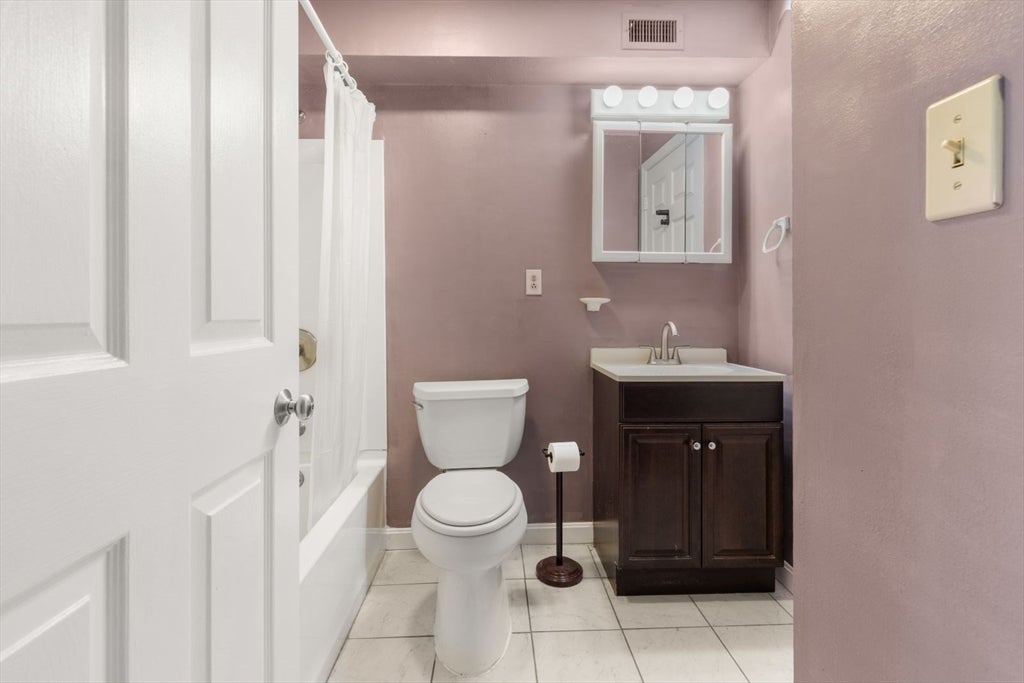12 Beals Cove Rd #B, Hingham, MA, 12 Beals Cove Rd #B, Hingham, MA Photo #10