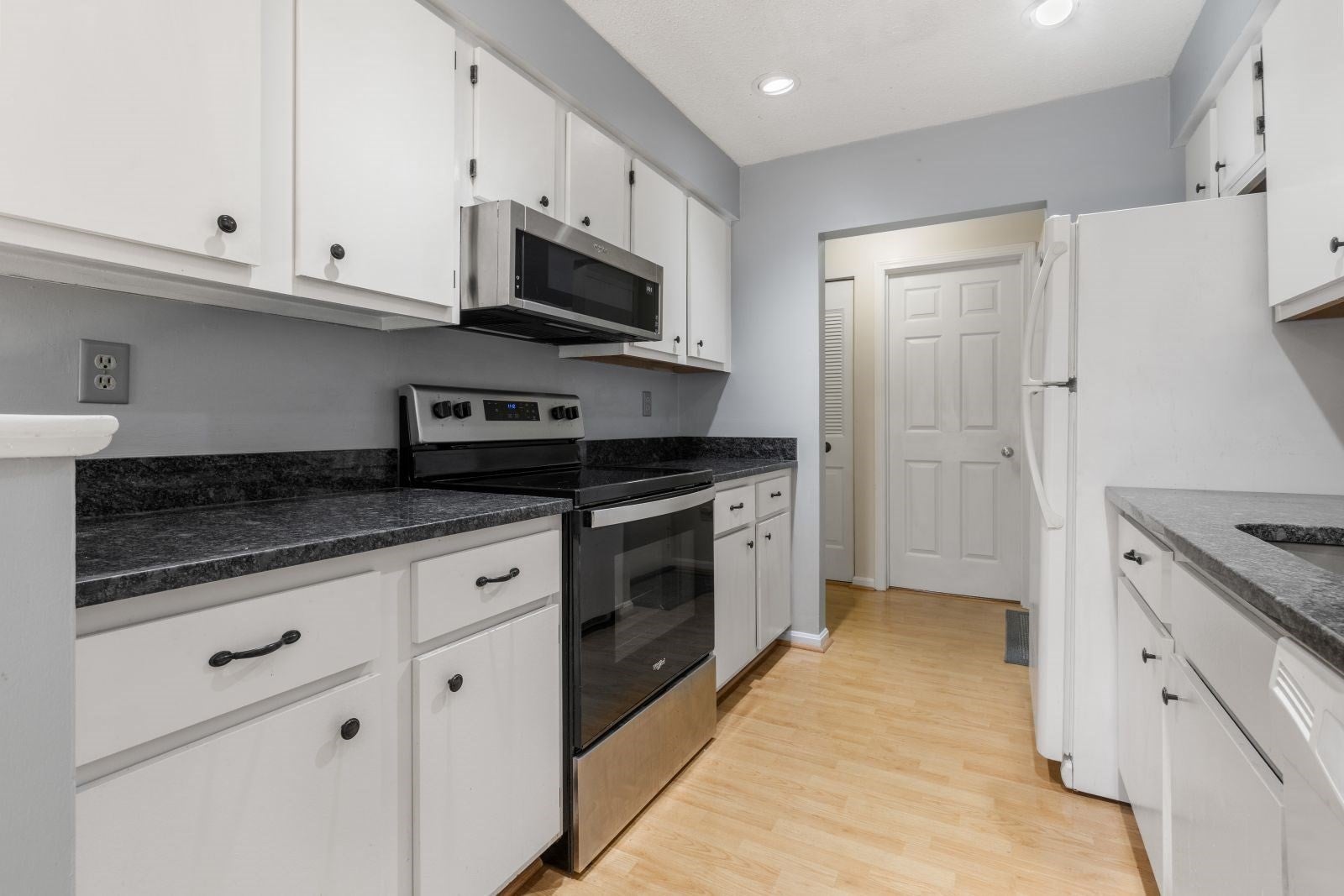12 Beals Cove Rd B