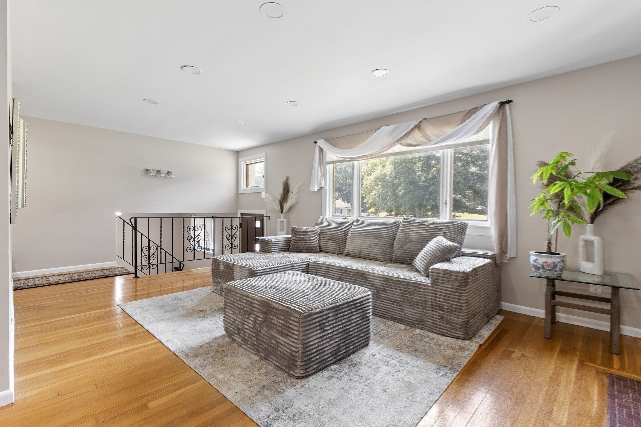 27 Lyman Rd, Framingham MA 01701