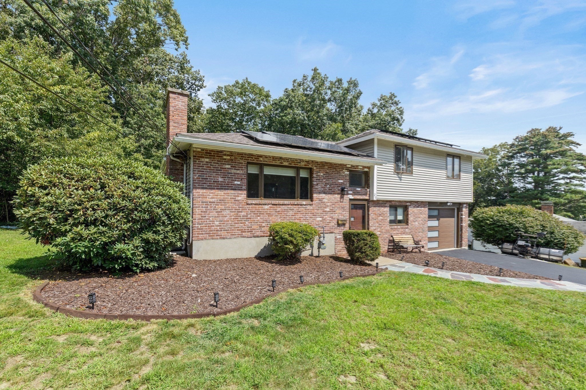 27 Lyman Rd