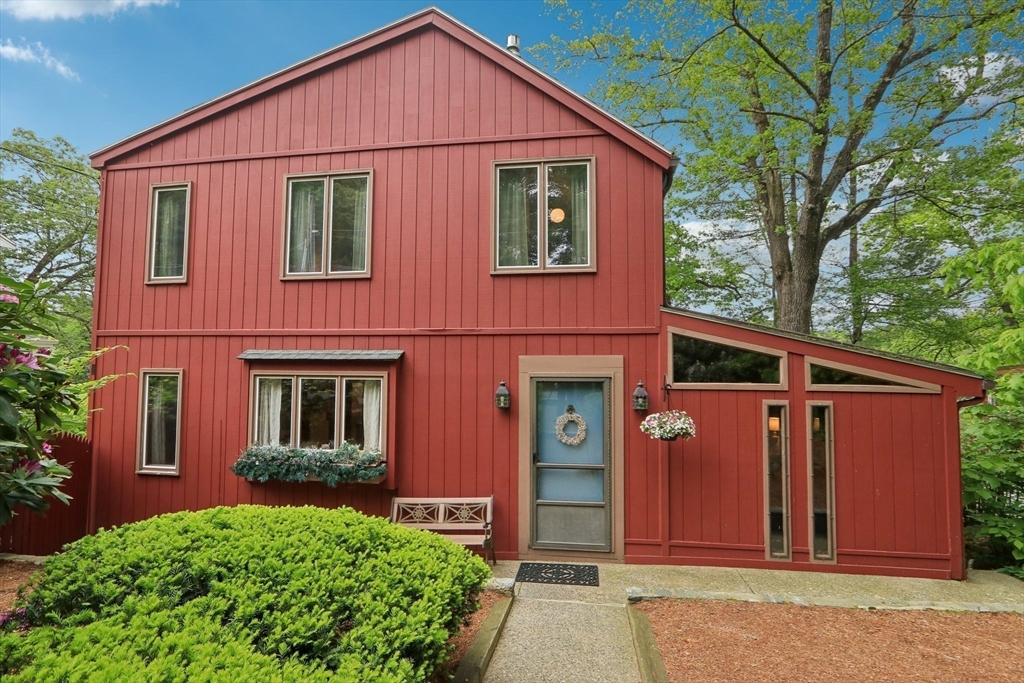 56 Pine Point Rd