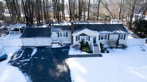 9 Bruce St Burlington MA 01803