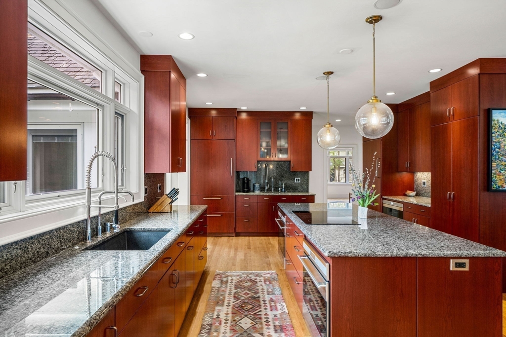 48 Candlewood Dr