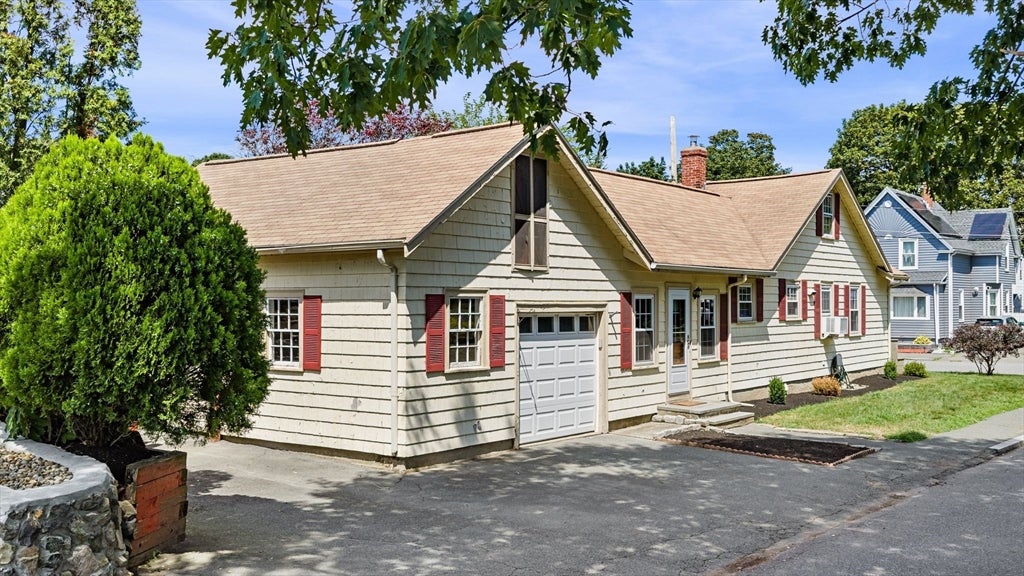 1 Douglass St, Lynn, MA, 1 Douglass St, Lynn, MA Photo #3