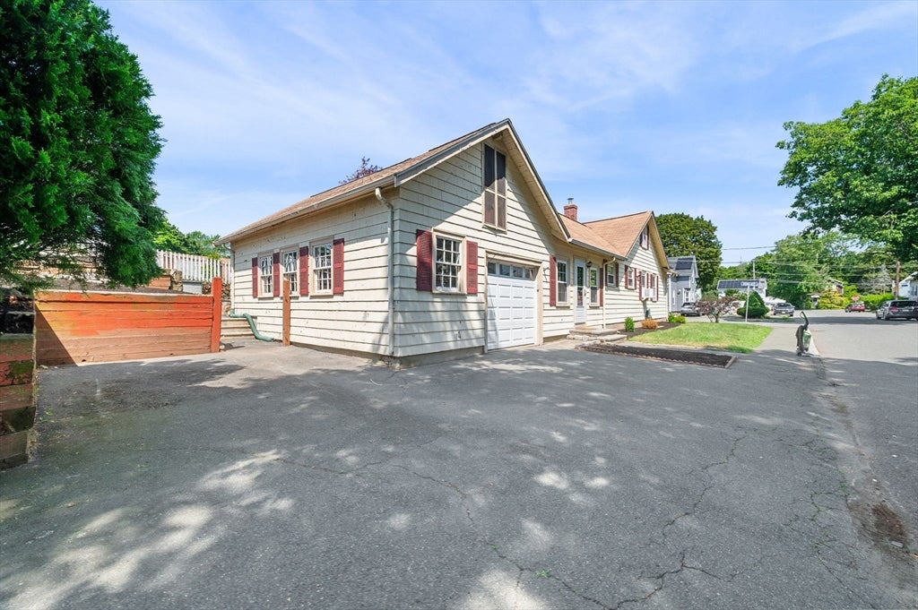 1 Douglass St, Lynn, MA, 1 Douglass St, Lynn, MA Photo #41