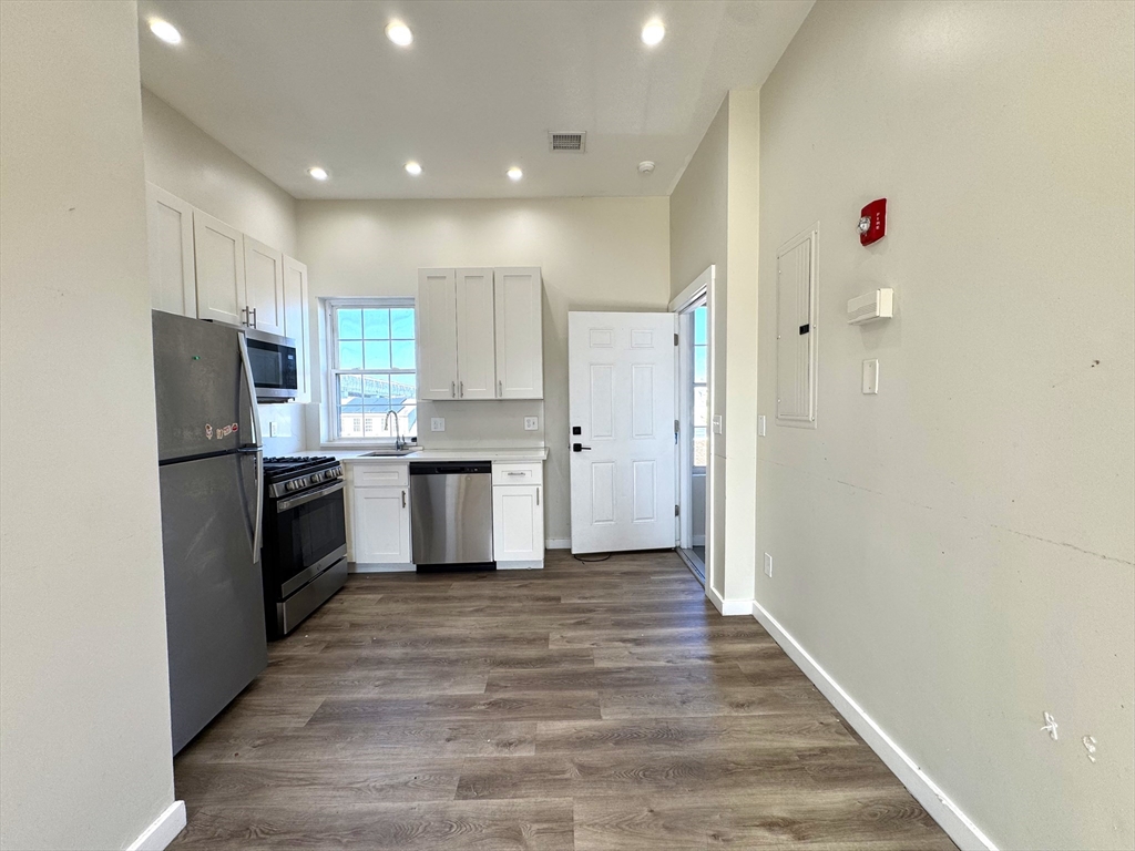 75 Williams Street 3L