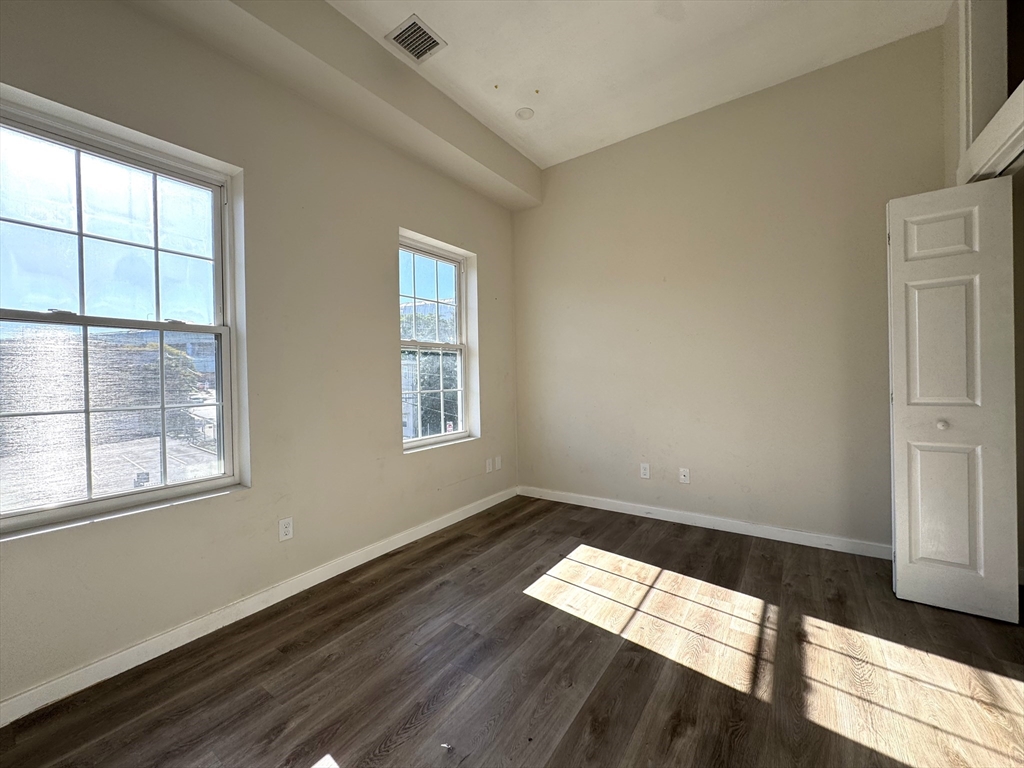 75 Williams Street 3L