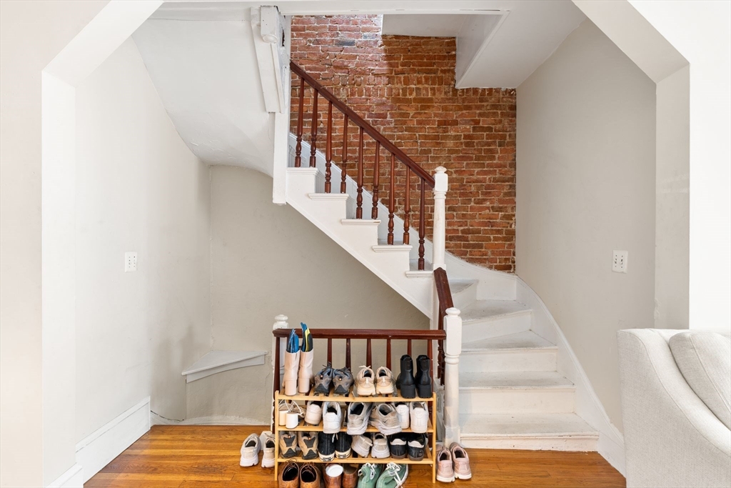 10 Pacific St.
