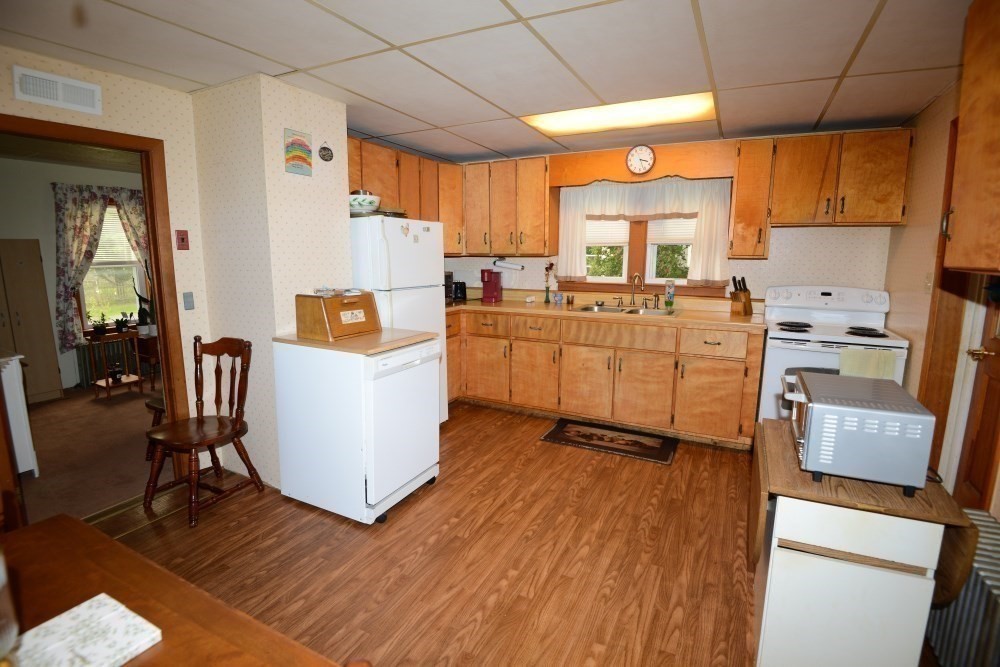 93 Pine St, Dalton, MA Photo #18