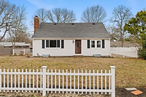 8 Nobby Ln Yarmouth MA 02673