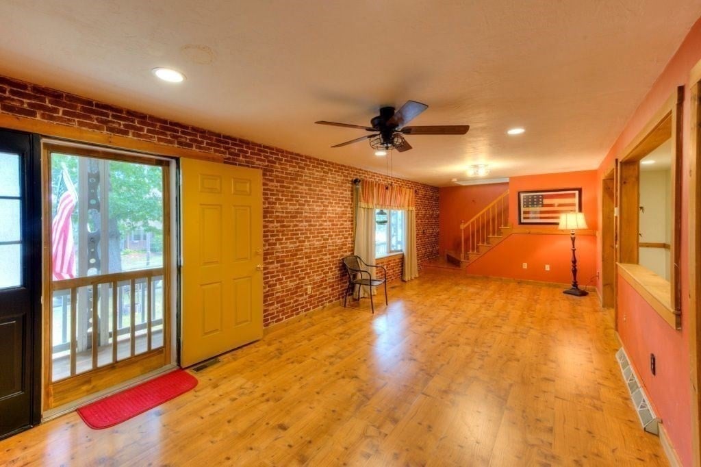 352 Lake Ave, Worcester, MA, 352 Lake Ave, Worcester, MA Photo #9