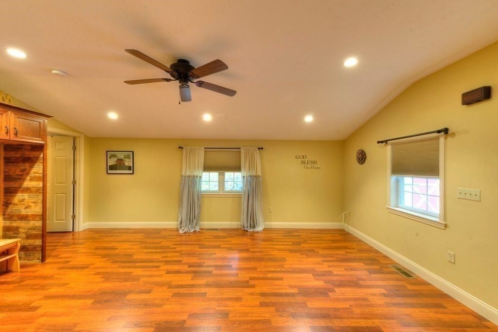 352 Lake Ave, Worcester, MA, 352 Lake Ave, Worcester, MA Photo #23