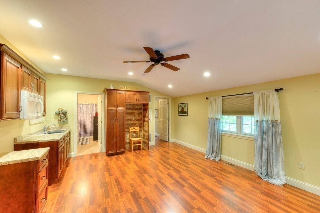 352 Lake Ave, Worcester, MA, 352 Lake Ave, Worcester, MA Photo #22