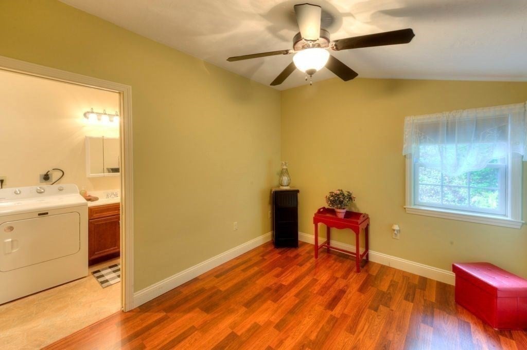 352 Lake Ave, Worcester, MA, 352 Lake Ave, Worcester, MA Photo #26