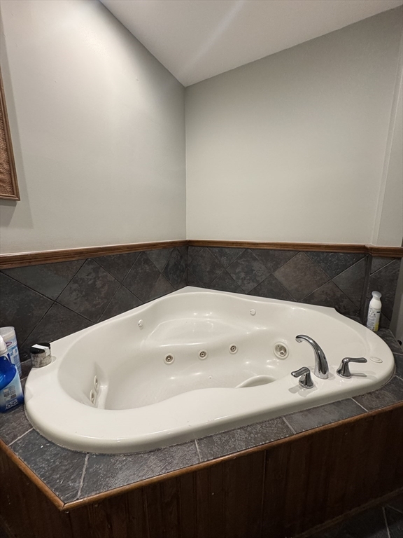 343 South St, Fitchburg, MA Photo #16